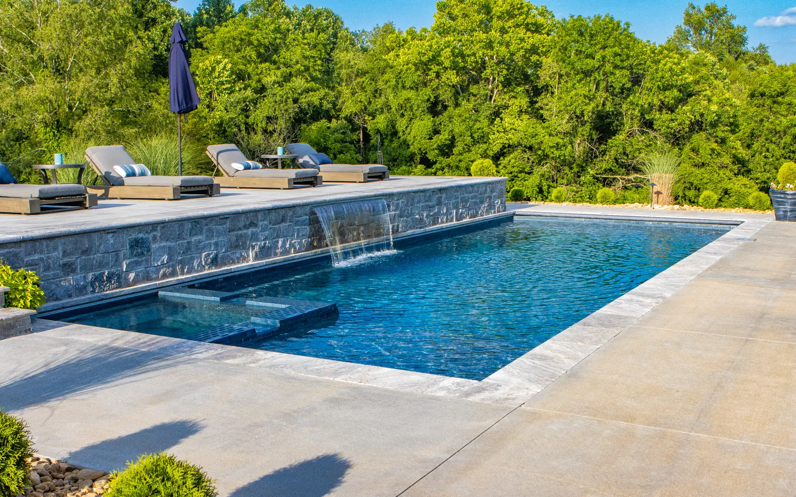 Pools321: Your premier fiberglass pool builder in Houston, Texas and Harris County